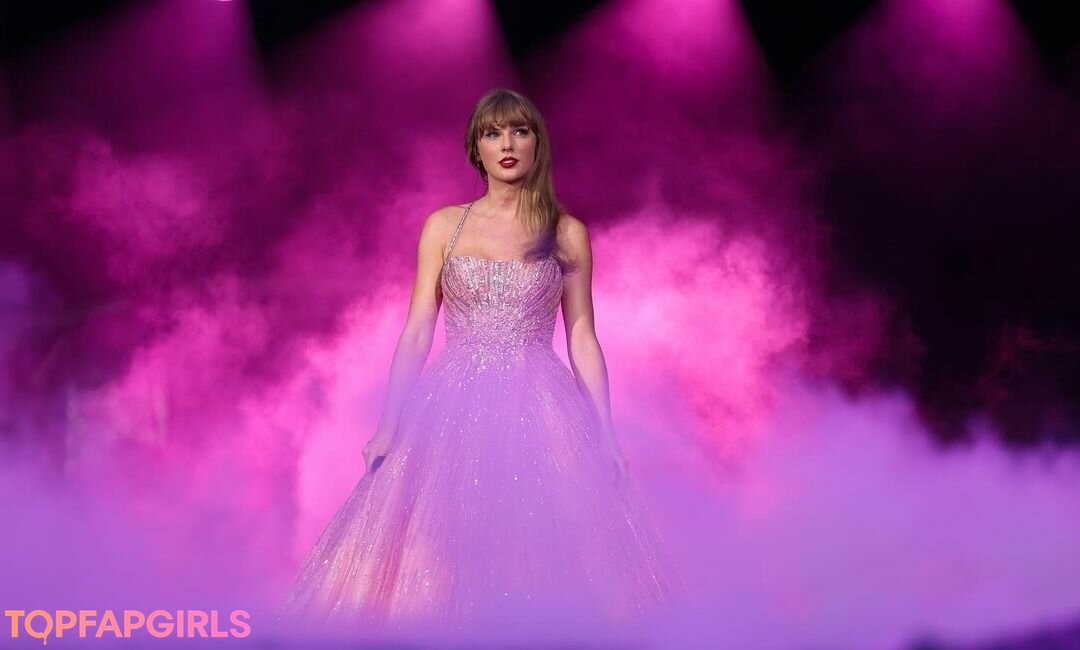 Naken lekkede OnlyFans-bilde av Taylor Swift #1904
