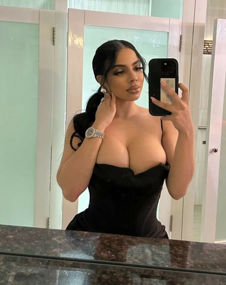Nahá fotka uniklých OnlyFans od Edot