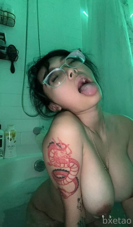 Naakte gelekte OnlyFans-foto van Bxetao