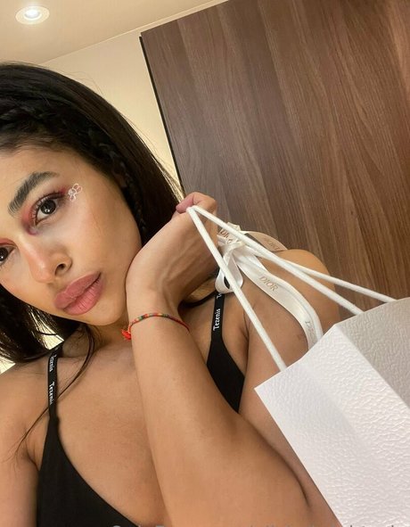 Nahá fotka uniklých OnlyFans od Alishabrightvip