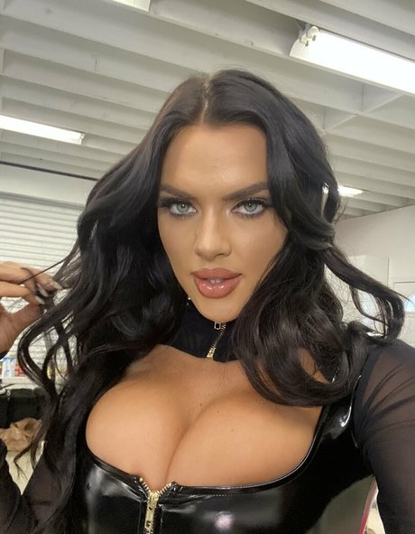 Nahá fotka uniklých OnlyFans od Kelsie