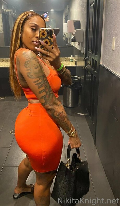 Nahá fotka uniklých OnlyFans od Iamnikitaknight