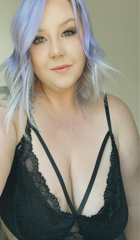 Nahá fotka uniklých OnlyFans od Violetmae48
