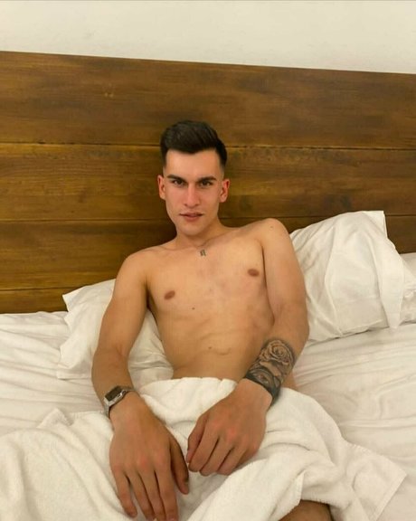 Nacktes geleaktes OnlyFans-Foto von Thonygreyfree