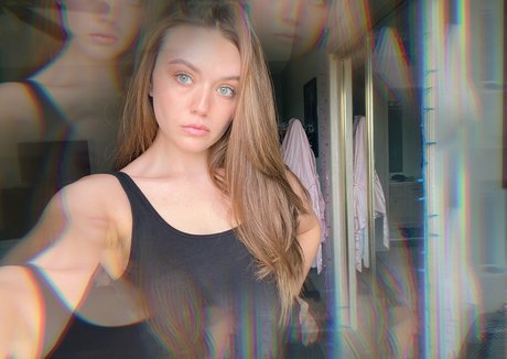 Girloncinema