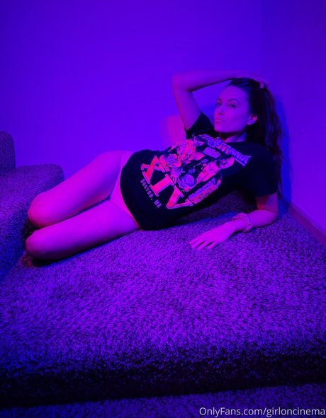 Girloncinema
