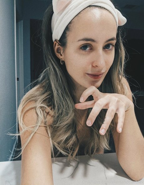 Nahá fotka uniklých OnlyFans od Rosiebones