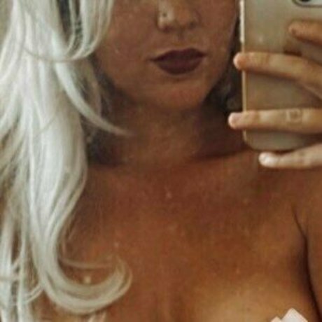 Naken lekkede OnlyFans-bilde av Maddiewrites
