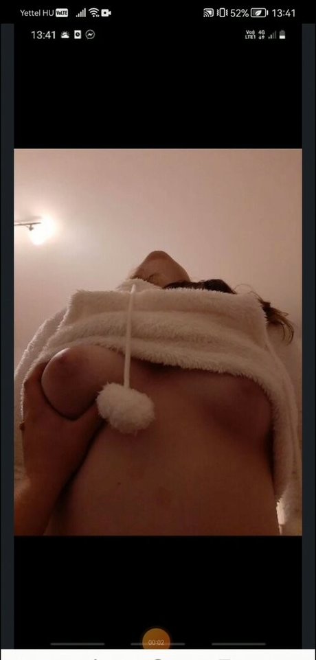 Naken läckt OnlyFans-bild av Tolna Megye