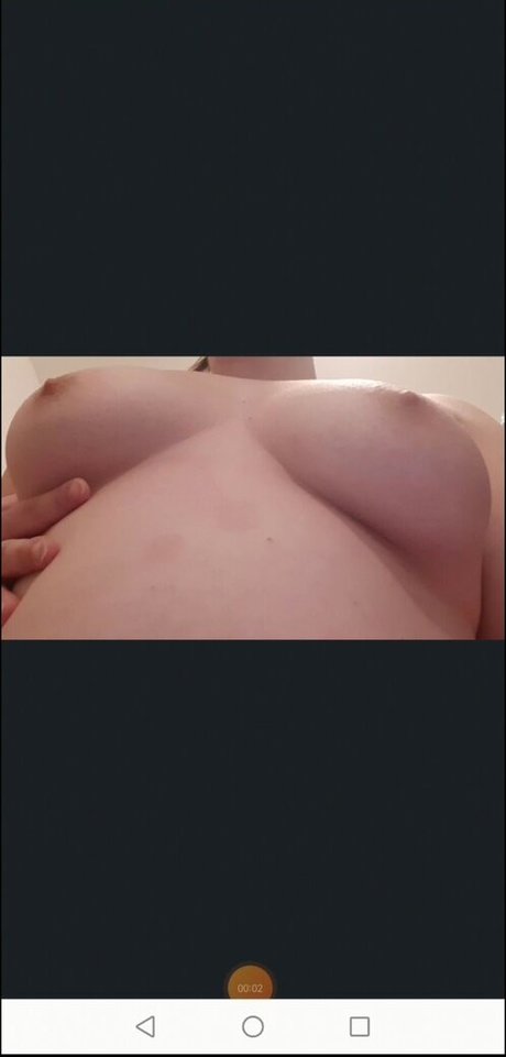 Nacktes geleaktes OnlyFans-Foto von Tolna Megye