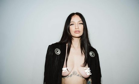 Nahá fotka uniklých OnlyFans od Hellxrel