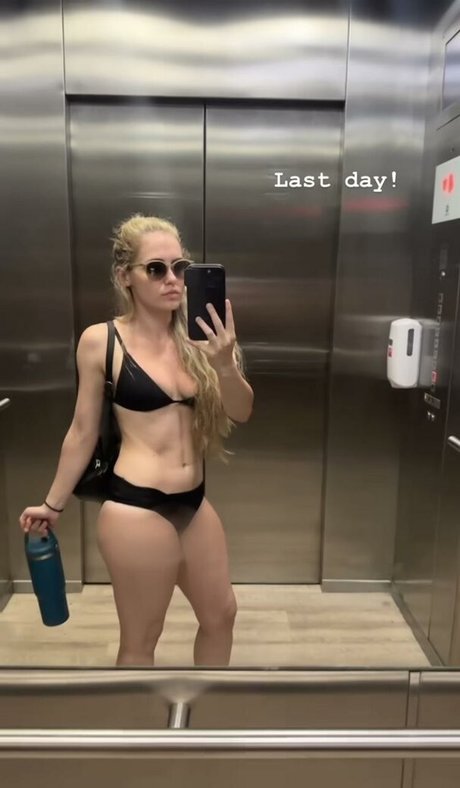 Nicki Taylor