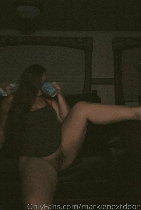 Naken läckt OnlyFans-bild av Officiallymommingyou