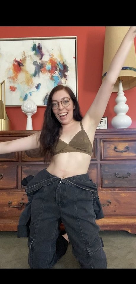 Naakte gelekte OnlyFans-foto van Swell Entertainment