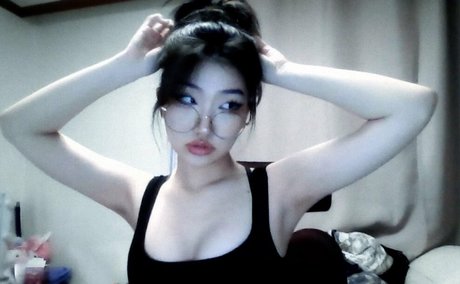Nahá fotka uniklých OnlyFans od Yurasweb