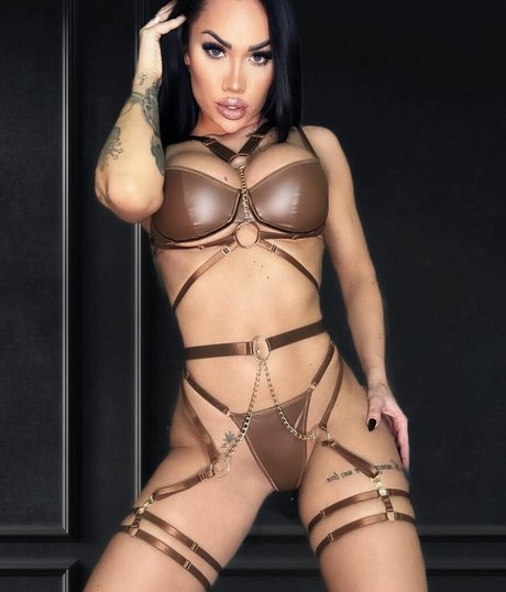 Обнаженная фотография утечки OnlyFans от Nattasha Black