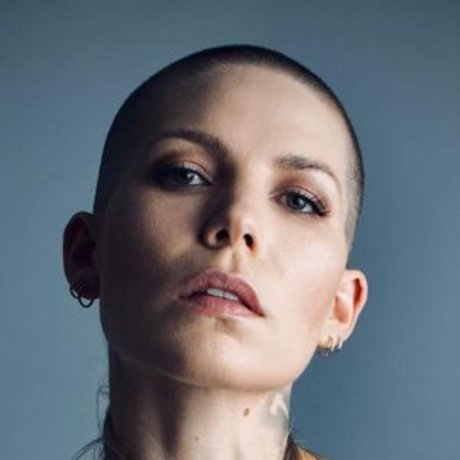 Naken lekkede OnlyFans-bilde av Skylar Grey