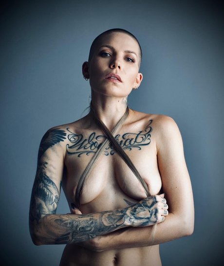 Naken lekkede OnlyFans-bilde av Skylar Grey