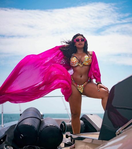 Nahá fotka uniklých OnlyFans od Ashanti