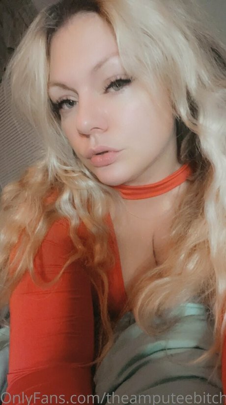 Theamputeebitch