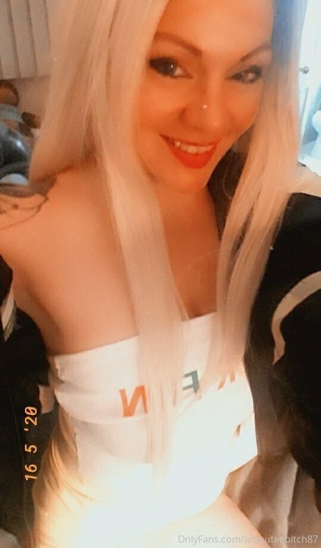 Naken lekkede OnlyFans-bilde av Theamputeebitch