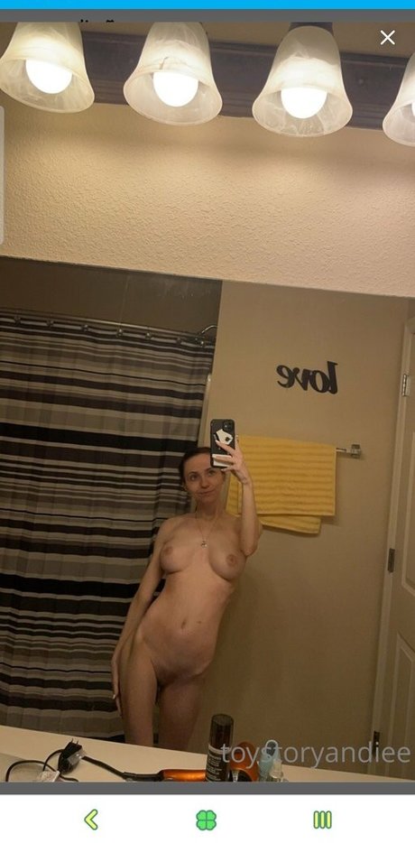 Nahá fotka uniklých OnlyFans od Justinthetortle
