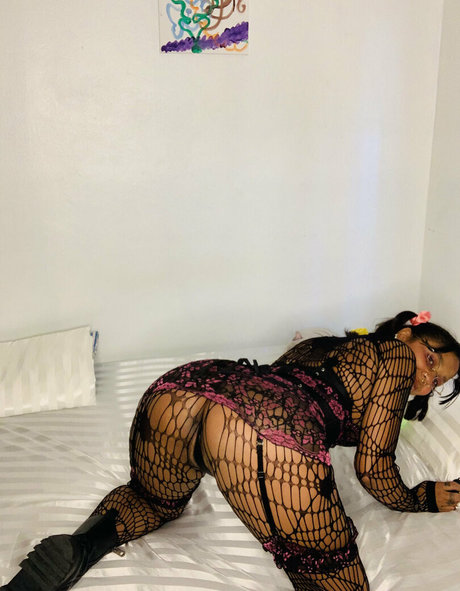 Alaston vuotanut OnlyFans-kuva Tokischa