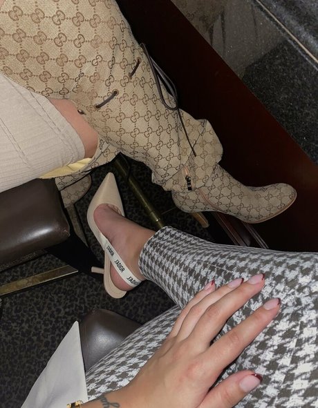 Обнаженная фотография утечки OnlyFans от Svettofficial