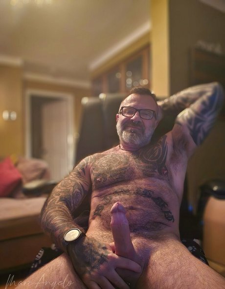 Naken lekkede OnlyFans-bilde av Marcangeloxxx