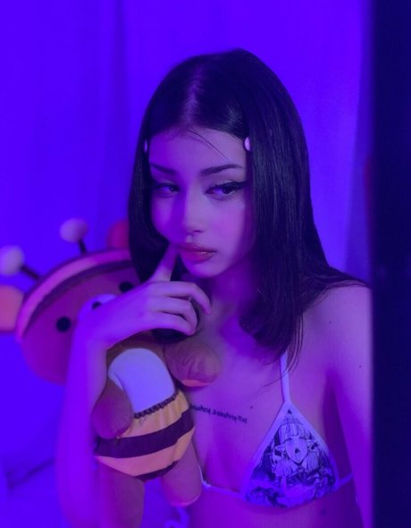 Обнаженная фотография утечки OnlyFans от Daisyrot