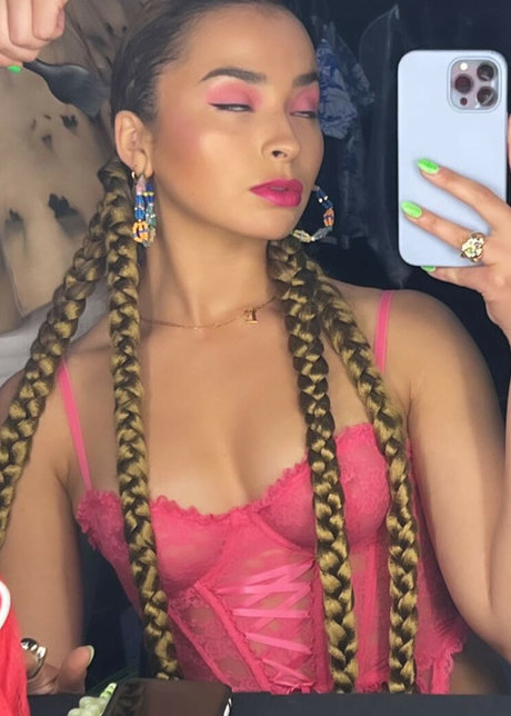 Naken lekkede OnlyFans-bilde av Ella Eyre