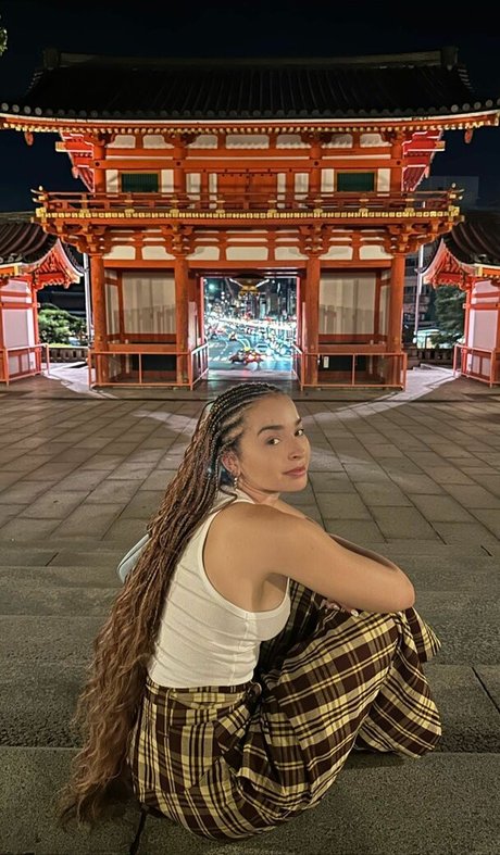 Обнаженная фотография утечки OnlyFans от Ella Eyre