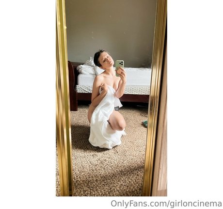 Girl On Cinema