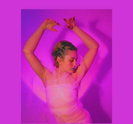 Girl On Cinema
