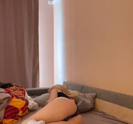 Foto di nudo di fuga di OnlyFans di Beztalanta