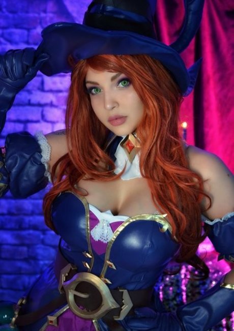 Shermie Cosplay