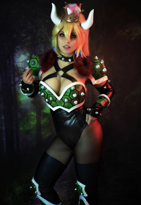 Shermie Cosplay
