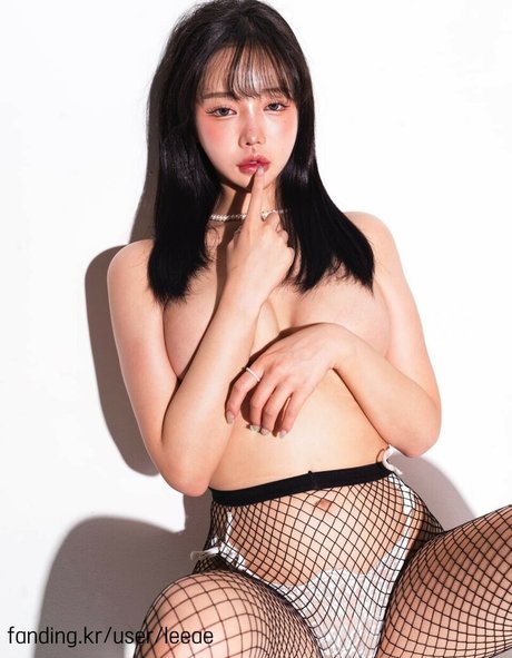 Naken läckt OnlyFans-bild av Leeae