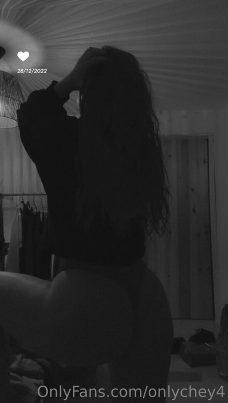 Onlychey04