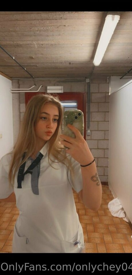 Naakte gelekte OnlyFans-foto van Onlychey04