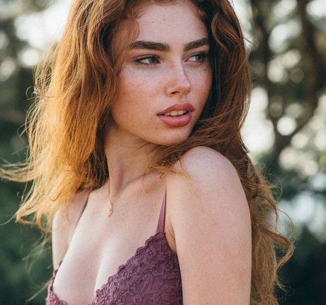 Обнаженная фотография утечки OnlyFans от Eden Chanel