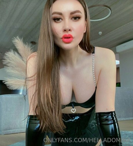 Nahá fotka uniklých OnlyFans od Helladomina
