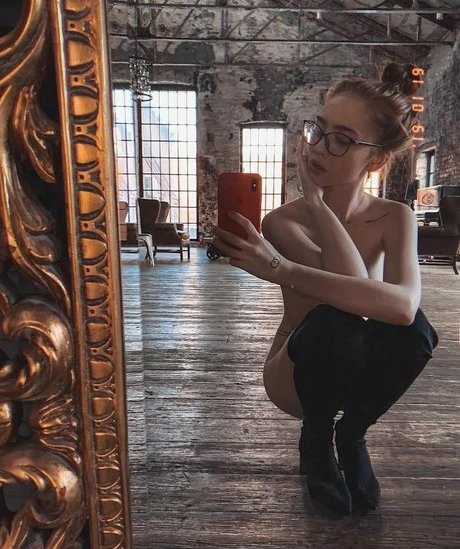 Nacktes geleaktes OnlyFans-Foto von Renata Valliulina