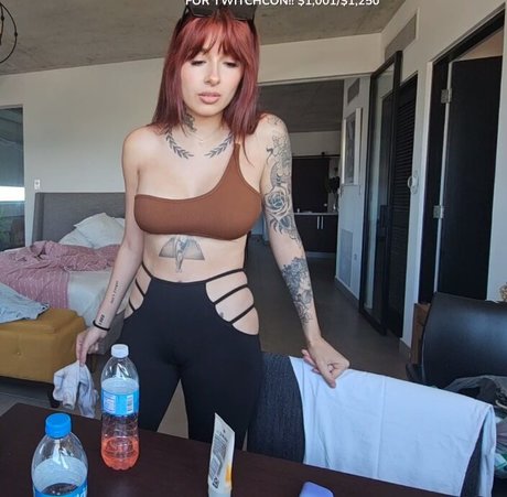 Alaston vuotanut OnlyFans-kuva Sarhmarie