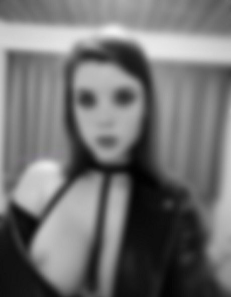 Foto nua vazada do OnlyFans de Themsvioletrose