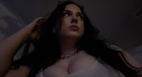 Naken läckt OnlyFans-bild av Angelinuhz
