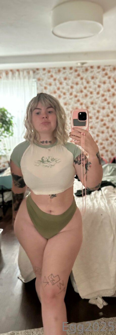 Alaston vuotanut OnlyFans-kuva Egg2025