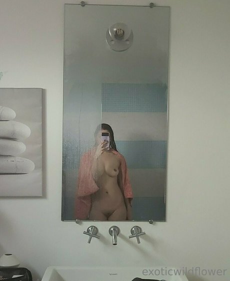 Nahá fotka uniklých OnlyFans od Exoticwildflower