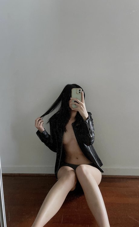 Naken lekkede OnlyFans-bilde av Lilsquirtz