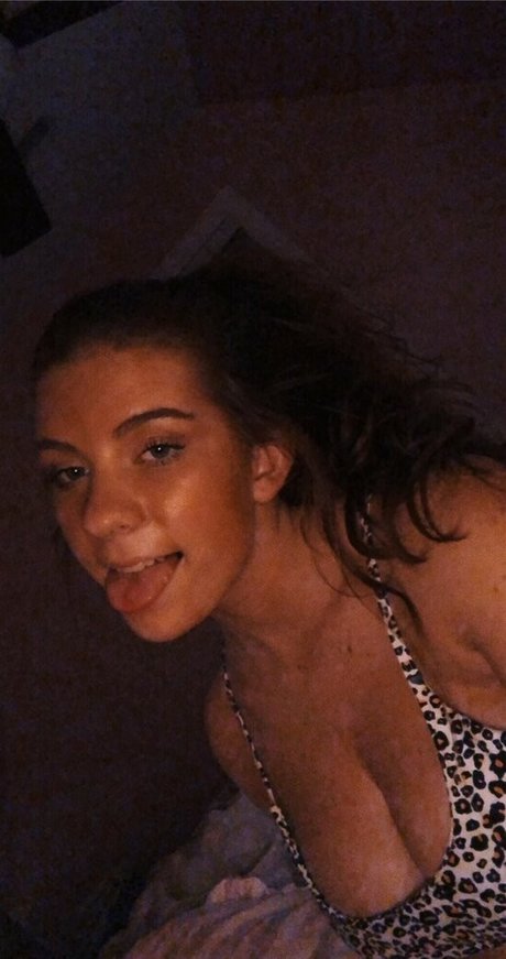 Nahá fotka uniklých OnlyFans od Haiden Taylor